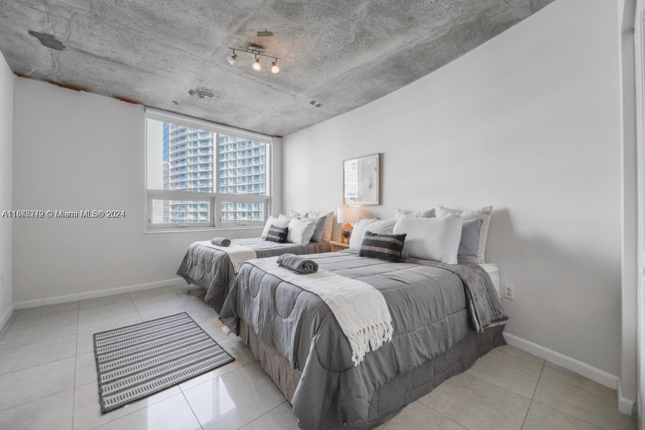 3250 NE 1st Ave # 901, Miami FL 33137 — 12