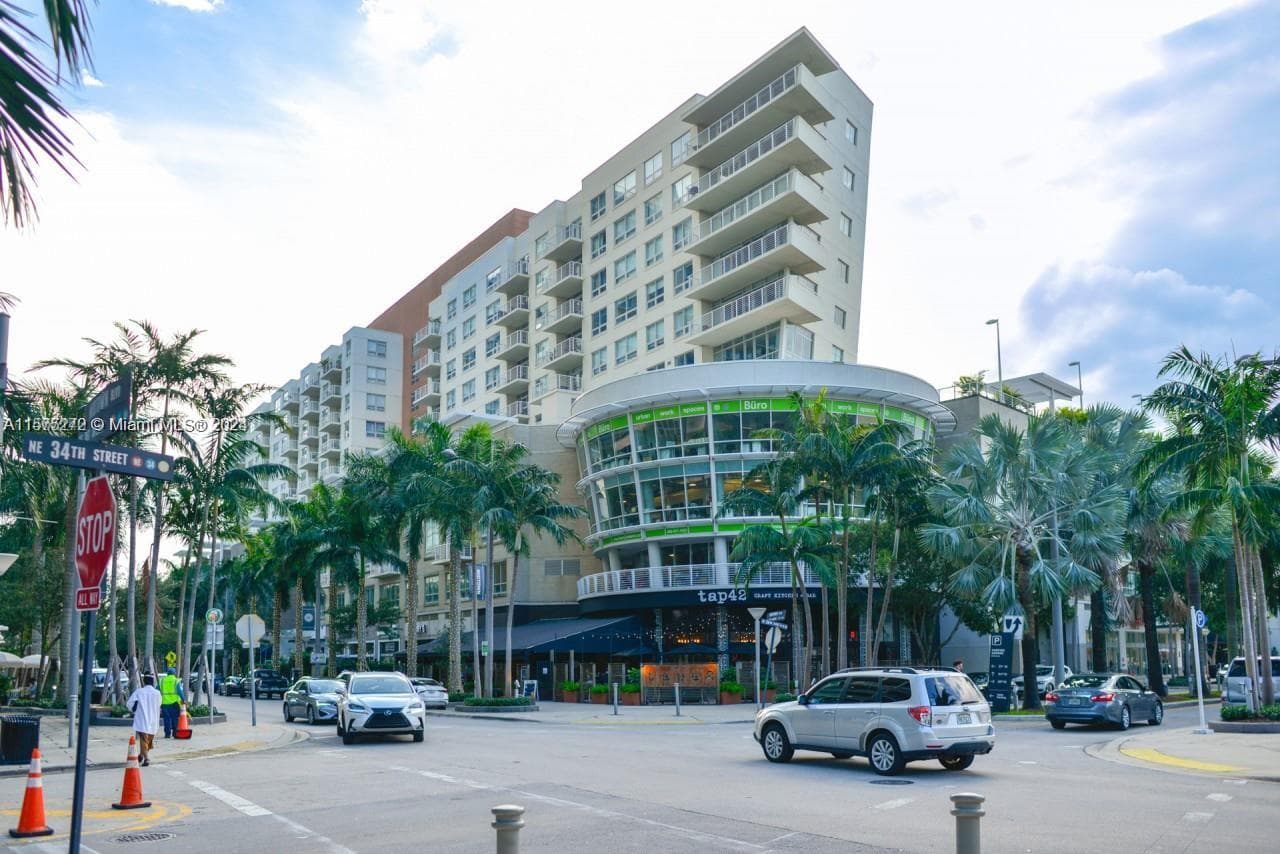 3250 NE 1st Ave # 901, Miami FL 33137 — 22