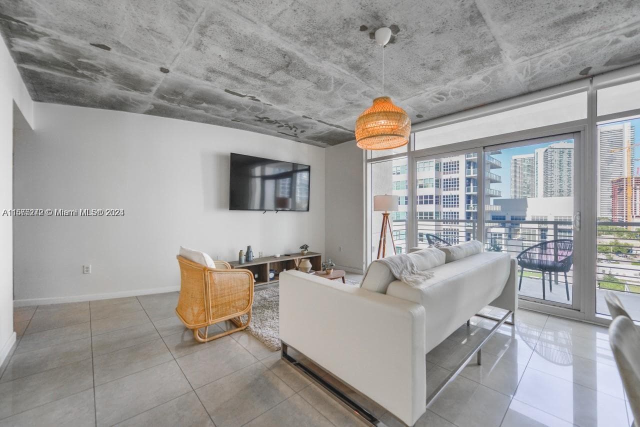 3250 NE 1st Ave # 901, Miami FL 33137 — 10