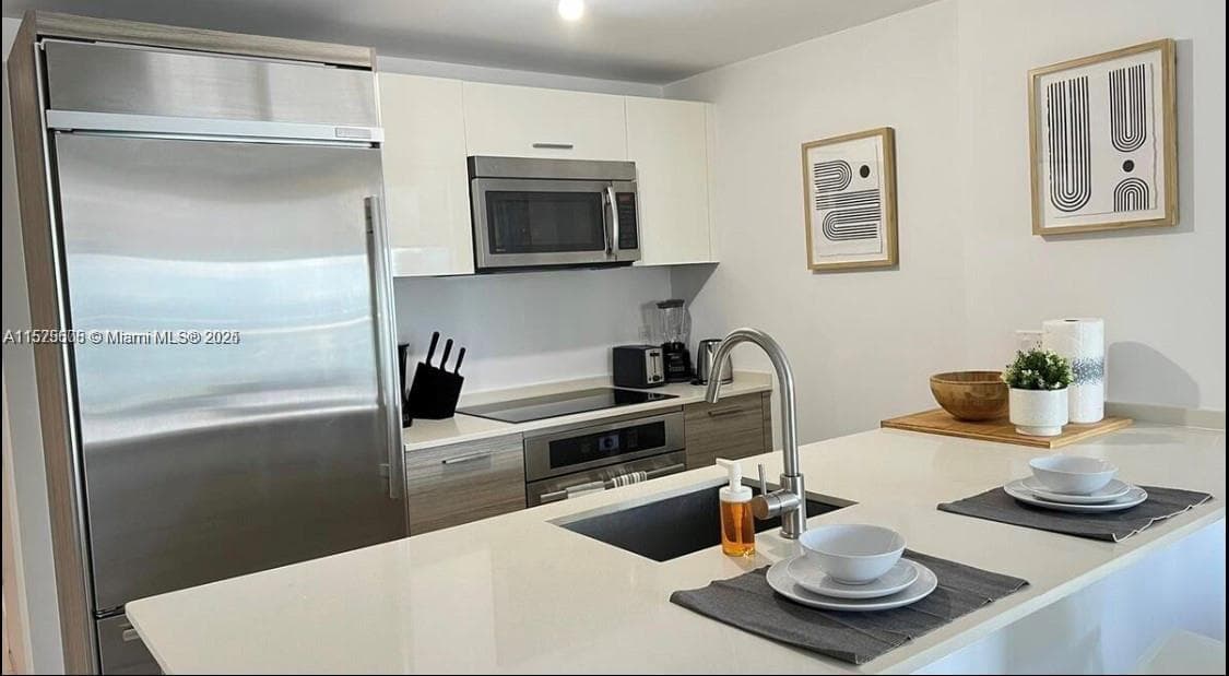 1300 BRICKELL BAY DR # 3400, Miami FL 33131 — 13