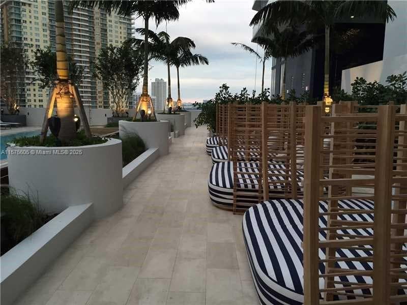 1300 BRICKELL BAY DR # 3400, Miami FL 33131 — 33