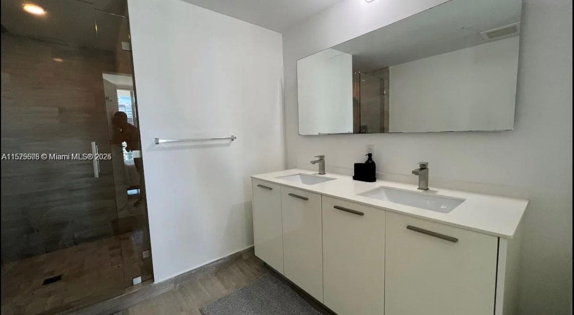 1300 BRICKELL BAY DR # 3400, Miami FL 33131 — 15