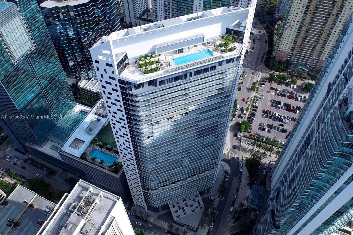 1300 BRICKELL BAY DR # 3400, Miami FL 33131 — 35