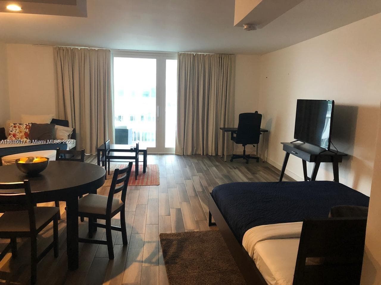 5401 Collins Ave # 410, Miami Beach FL 33140 — 21