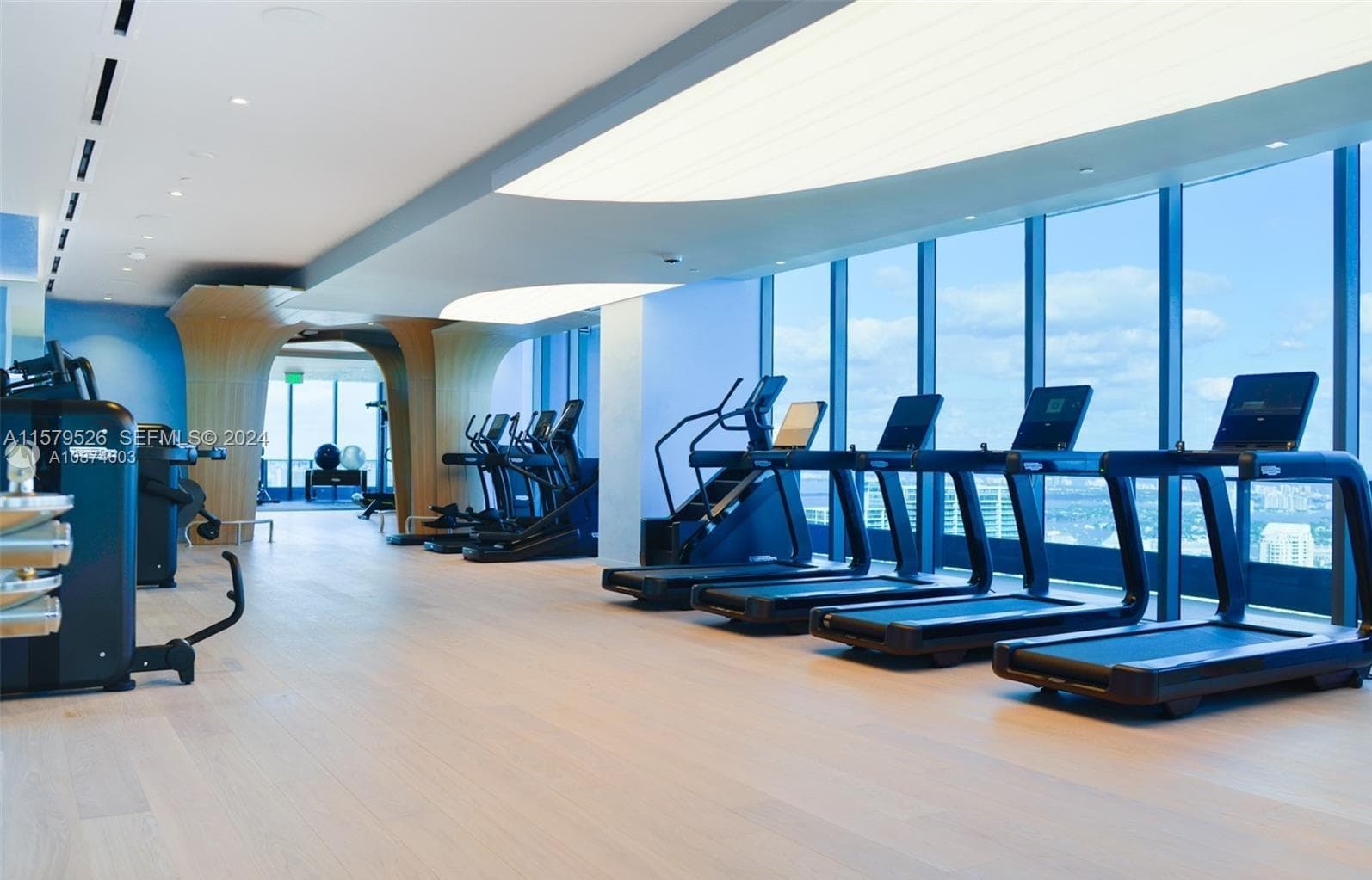 1000 Brickell Plz # 1811, Miami FL 33131 — 17