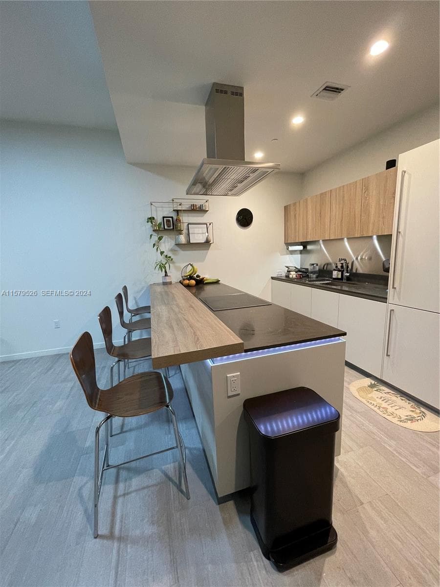 1000 Brickell Plz # 1811, Miami FL 33131 — 7