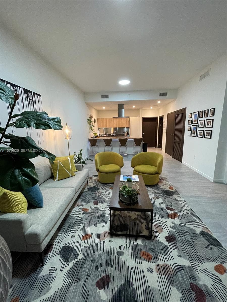 1000 Brickell Plz # 1811, Miami FL 33131 — 3