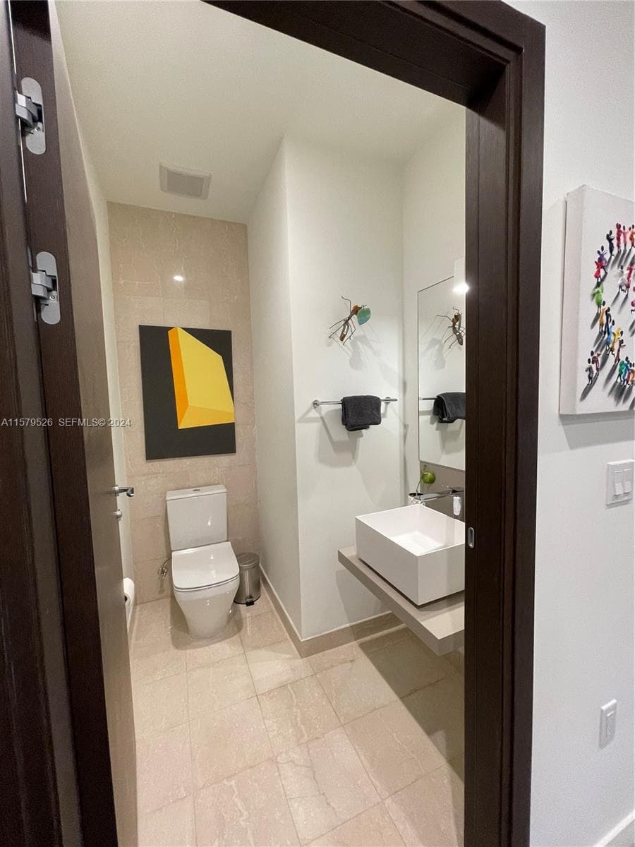 1000 Brickell Plz # 1811, Miami FL 33131 — 9