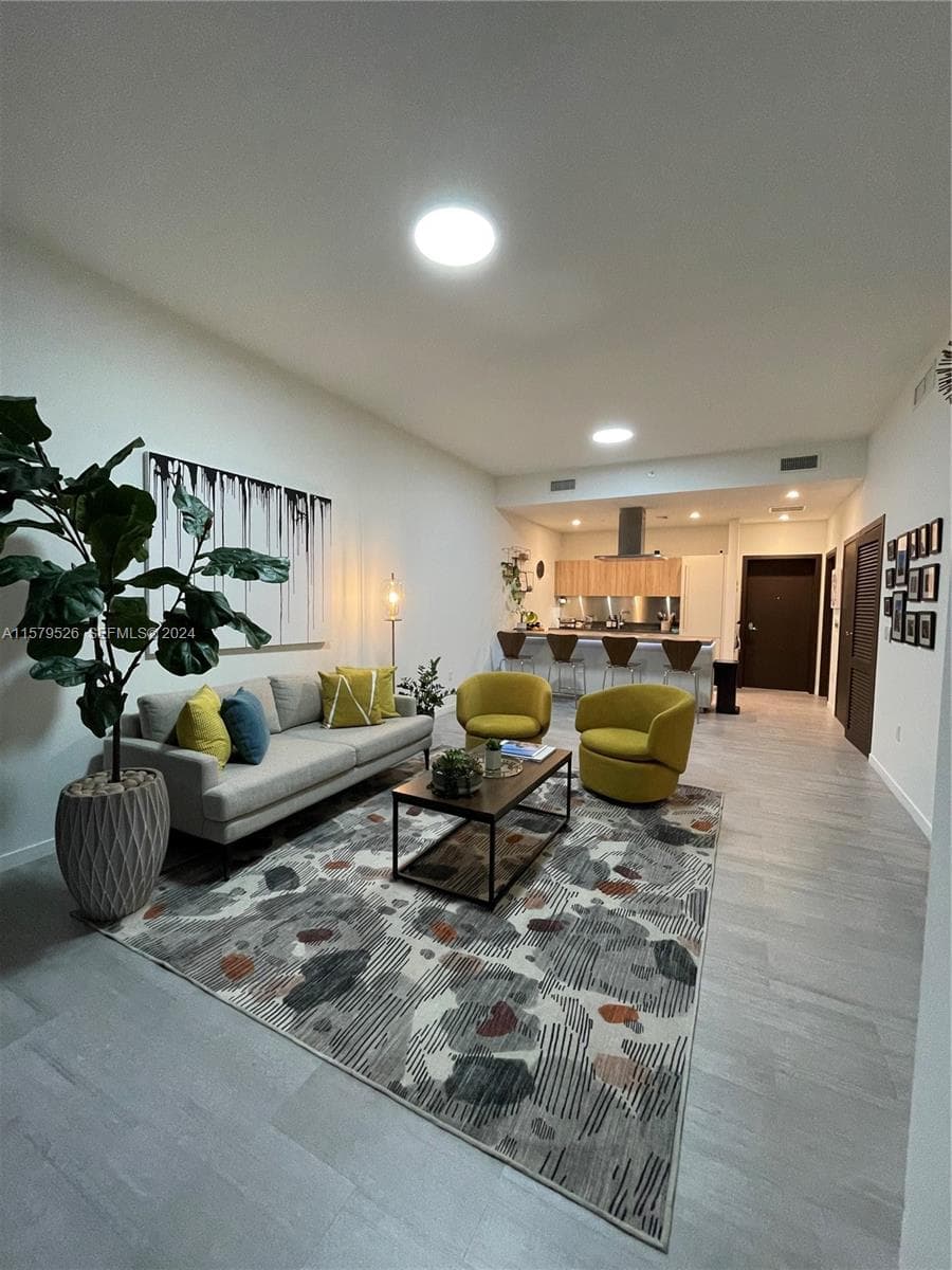 1000 Brickell Plz # 1811, Miami FL 33131 — 4