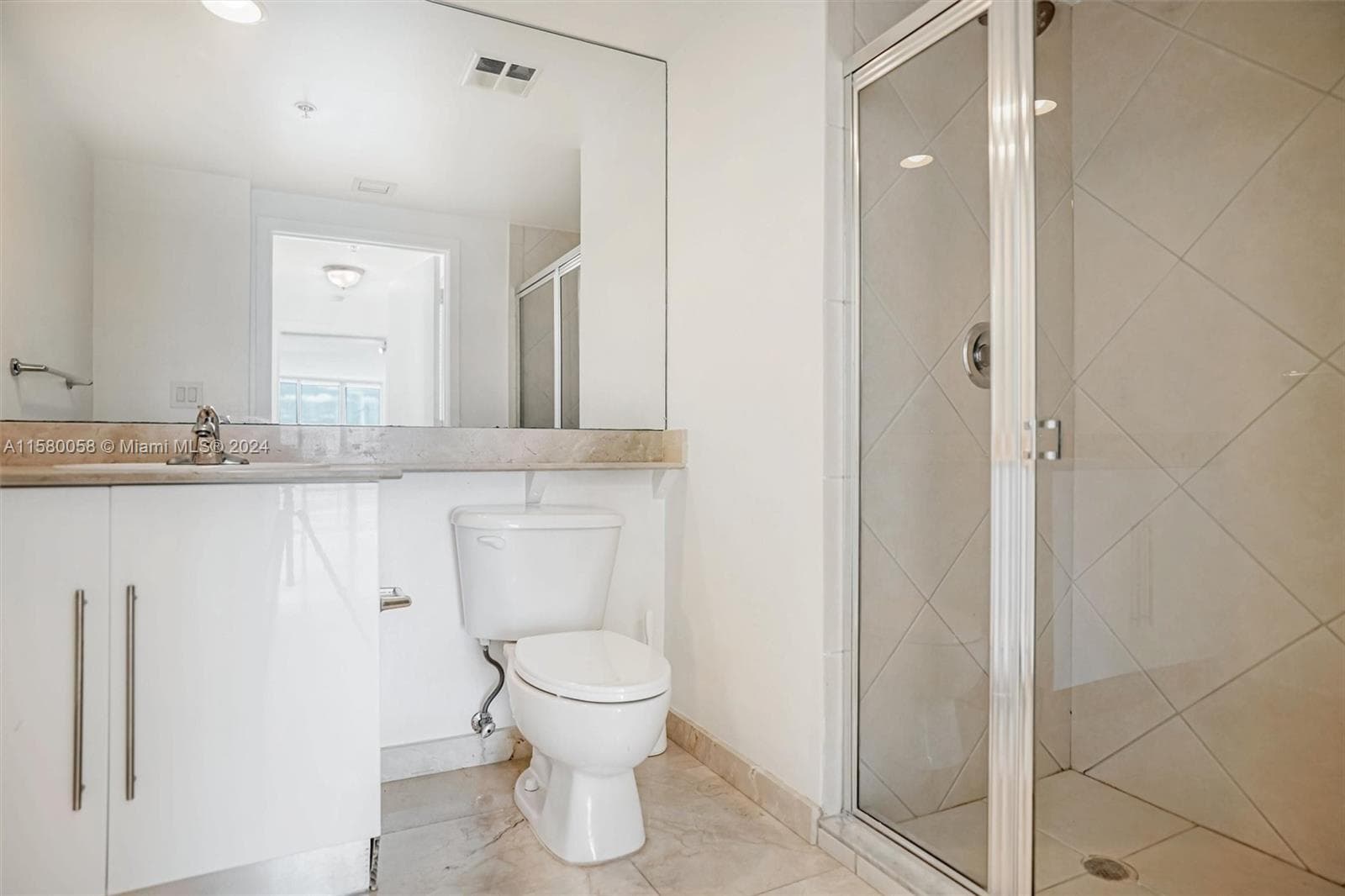 325 NE Biscayne Blvd # 1923, Miami FL 33131 — 27