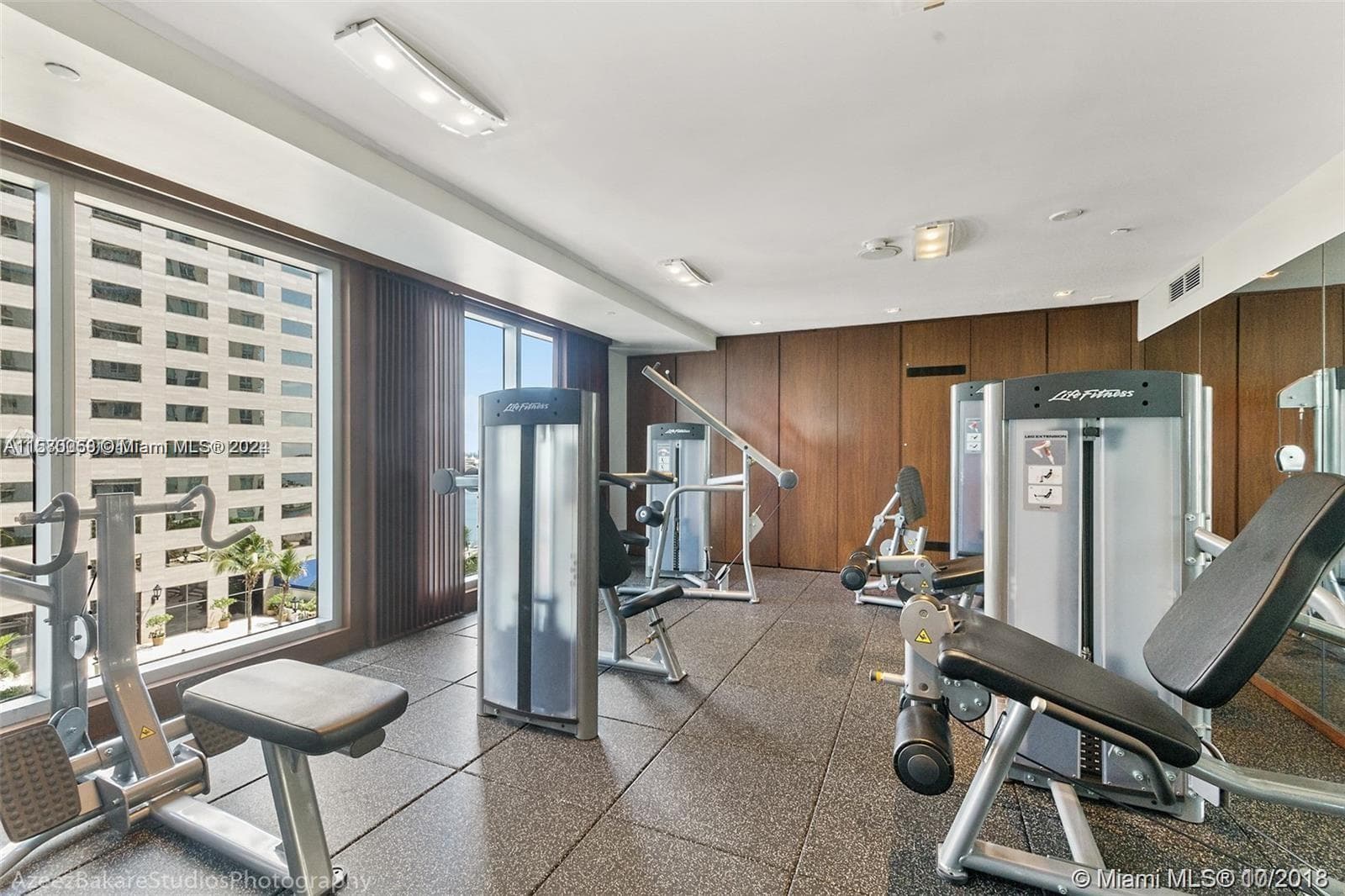 325 NE Biscayne Blvd # 1923, Miami FL 33131 — 42