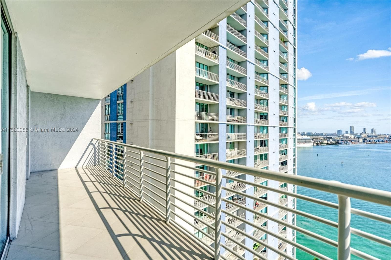 325 NE Biscayne Blvd # 1923, Miami FL 33131 — 16