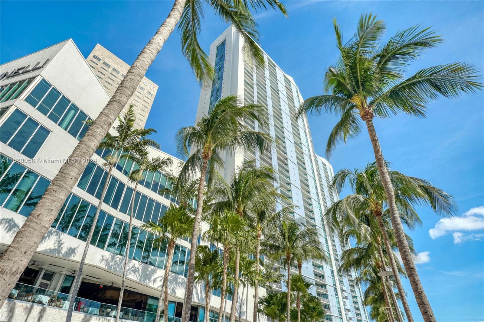325 NE Biscayne Blvd # 1923, Miami FL 33131 — 1
