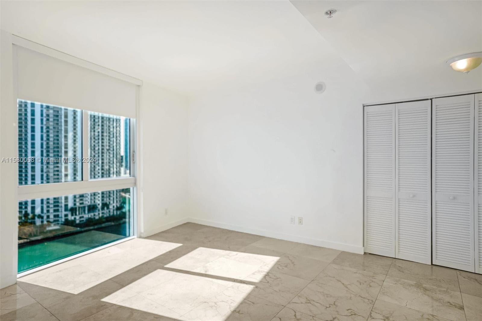 325 NE Biscayne Blvd # 1923, Miami FL 33131 — 30