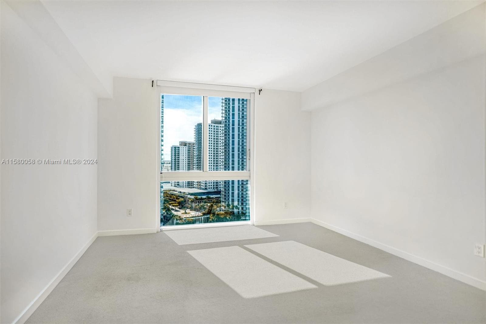 325 NE Biscayne Blvd # 1923, Miami FL 33131 — 34