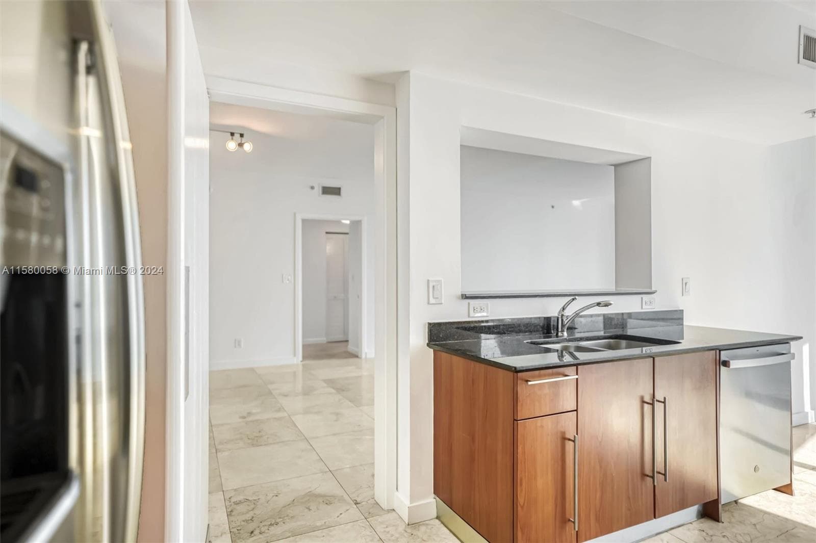 325 NE Biscayne Blvd # 1923, Miami FL 33131 — 10