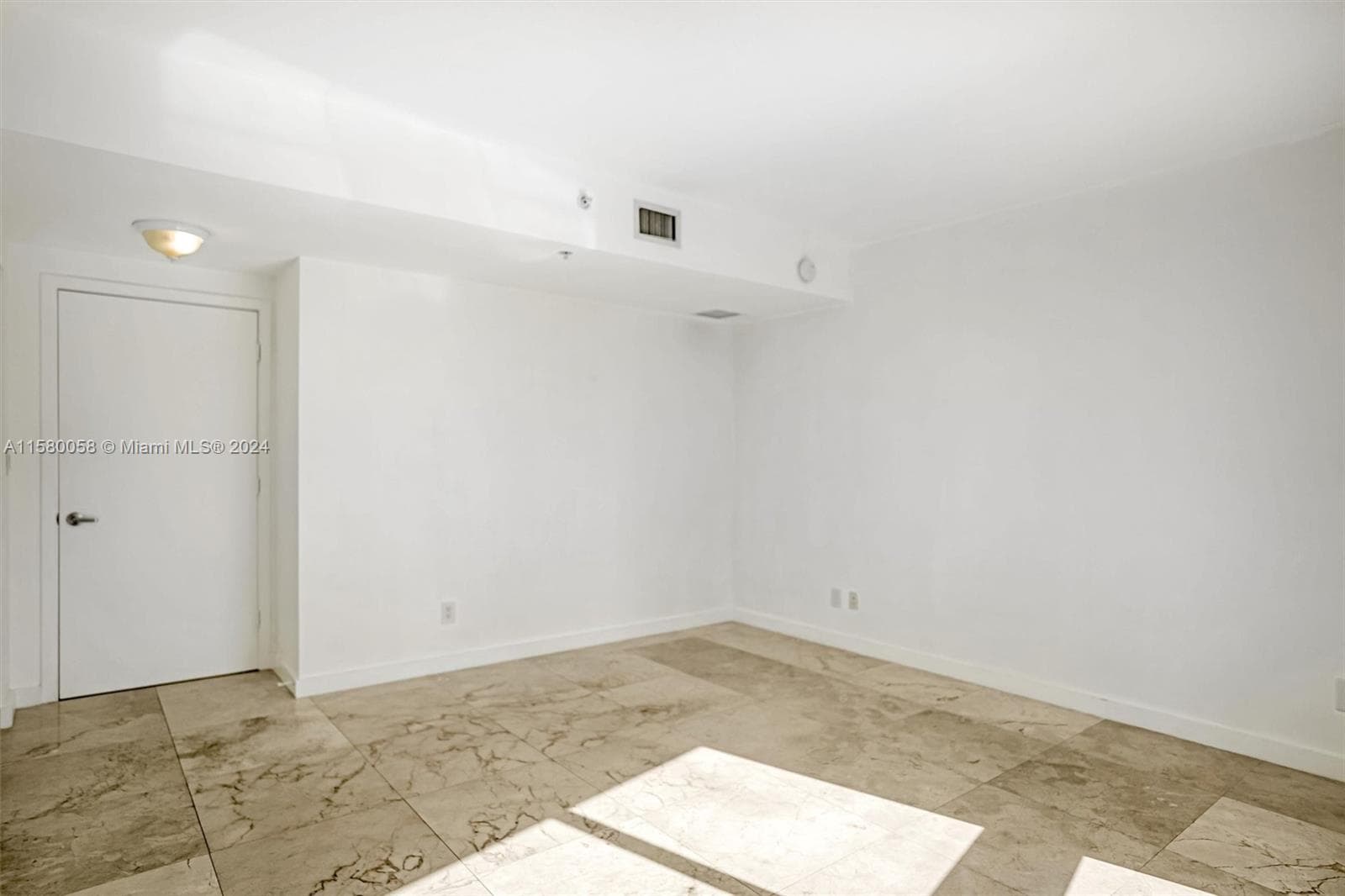 325 NE Biscayne Blvd # 1923, Miami FL 33131 — 31