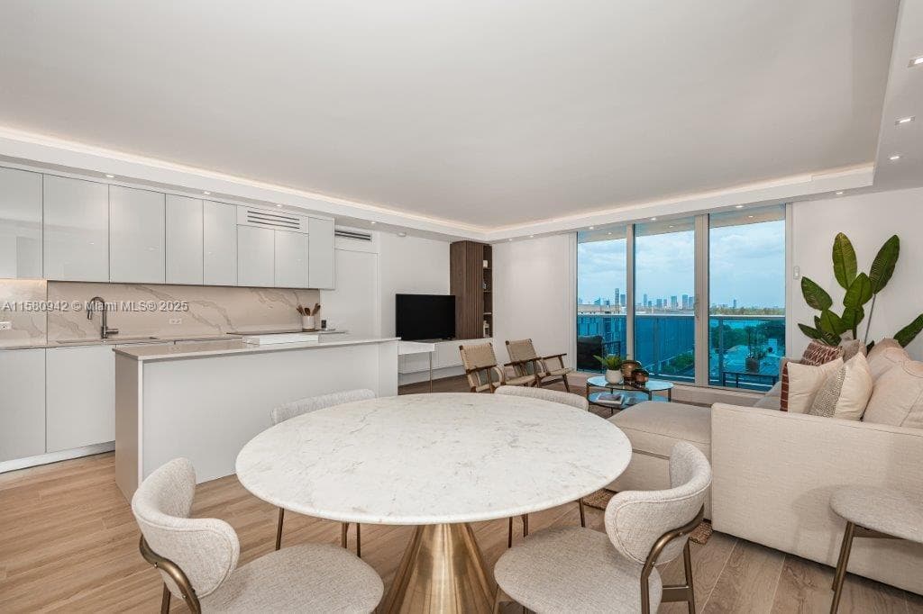 2301 Collins Ave # 837, Miami Beach FL 33139 — 1