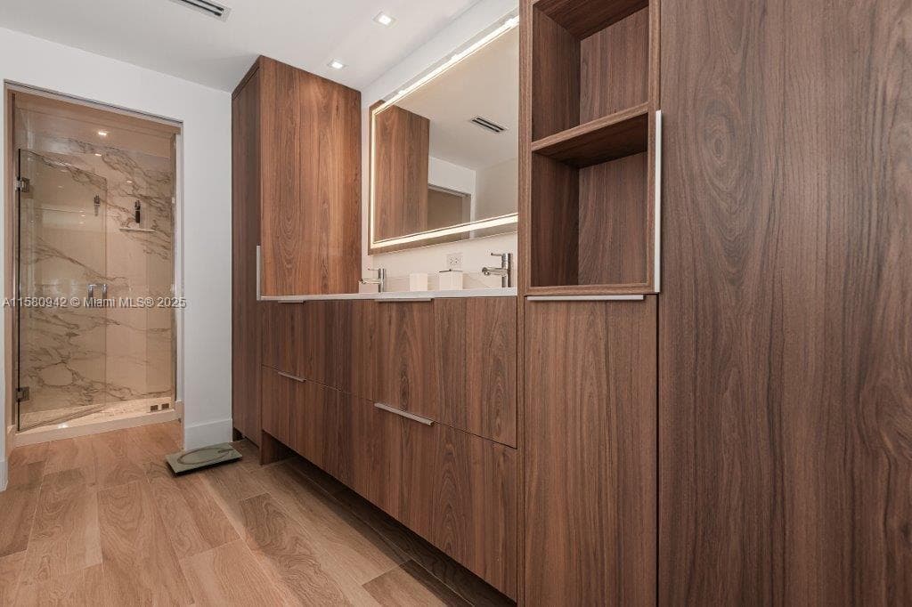 2301 Collins Ave # 837, Miami Beach FL 33139 — 28