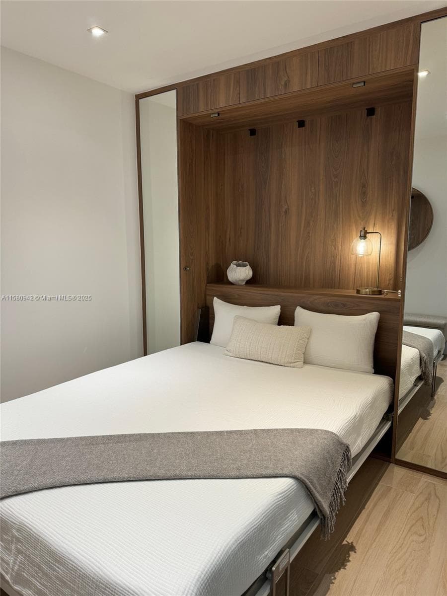 2301 Collins Ave # 837, Miami Beach FL 33139 — 30