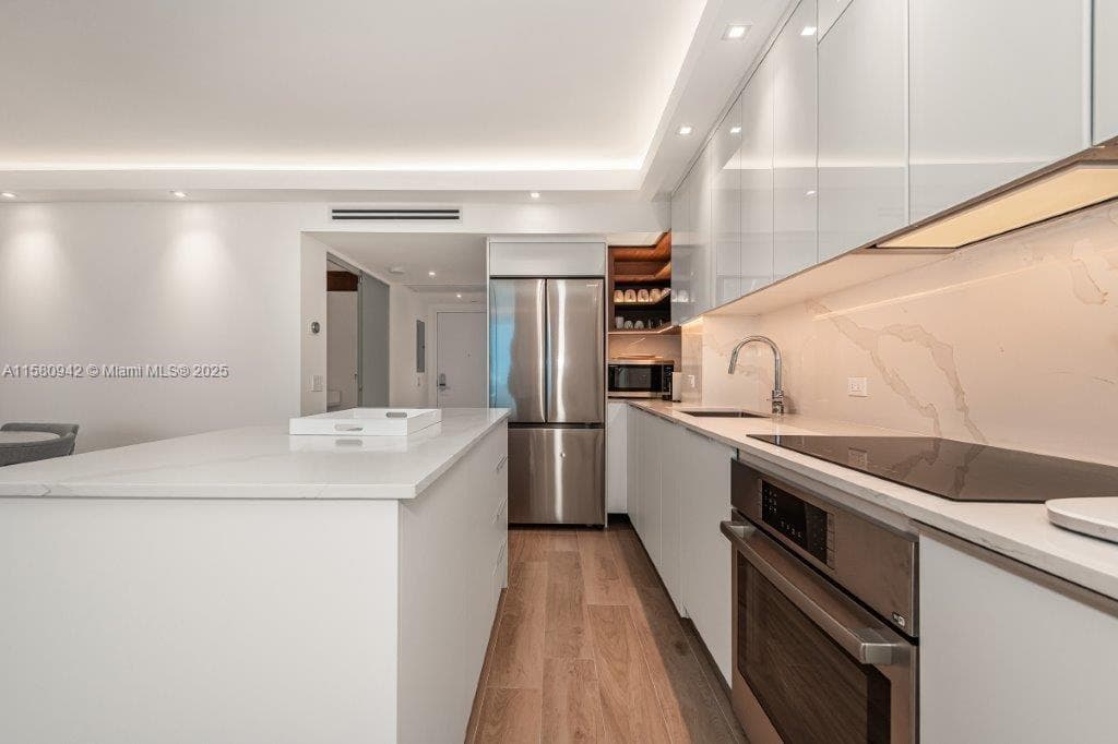 2301 Collins Ave # 837, Miami Beach FL 33139 — 10