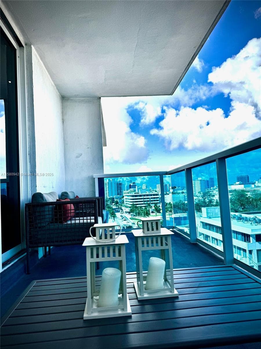 2301 Collins Ave # 837, Miami Beach FL 33139 — 33