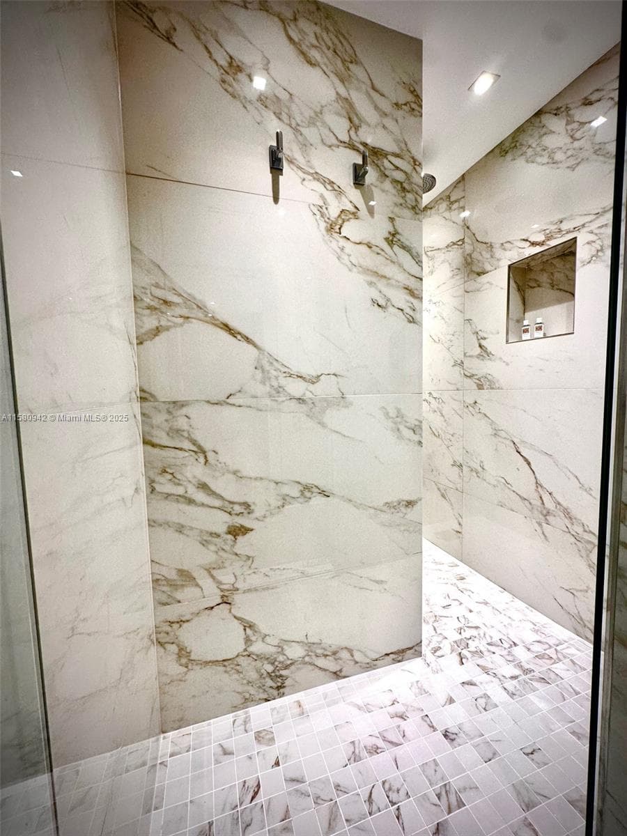2301 Collins Ave # 837, Miami Beach FL 33139 — 31