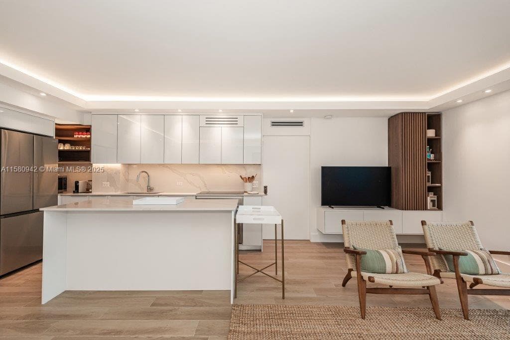 2301 Collins Ave # 837, Miami Beach FL 33139 — 8