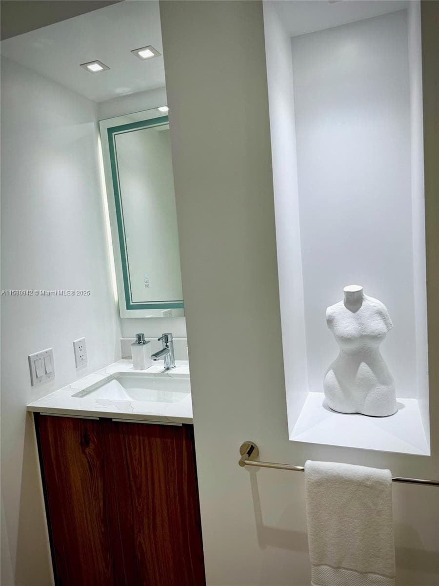 2301 Collins Ave # 837, Miami Beach FL 33139 — 21