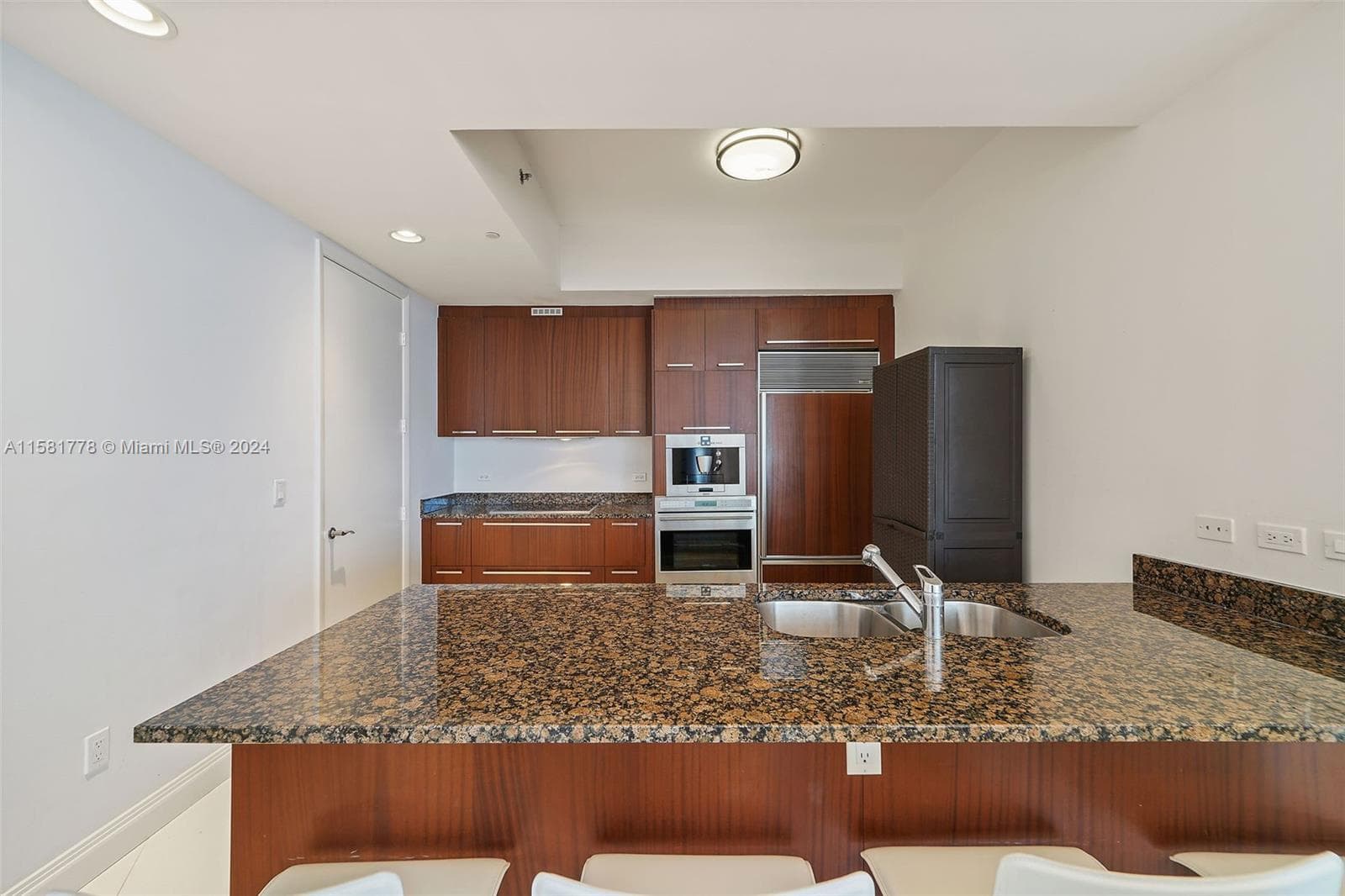 35, Sunny Isles Beach, FL — 7