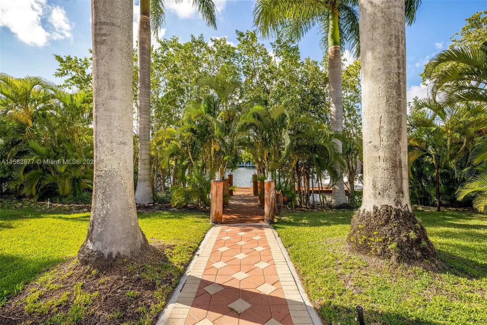 431 Costanera Rd, Coral Gables FL 33143 — 28