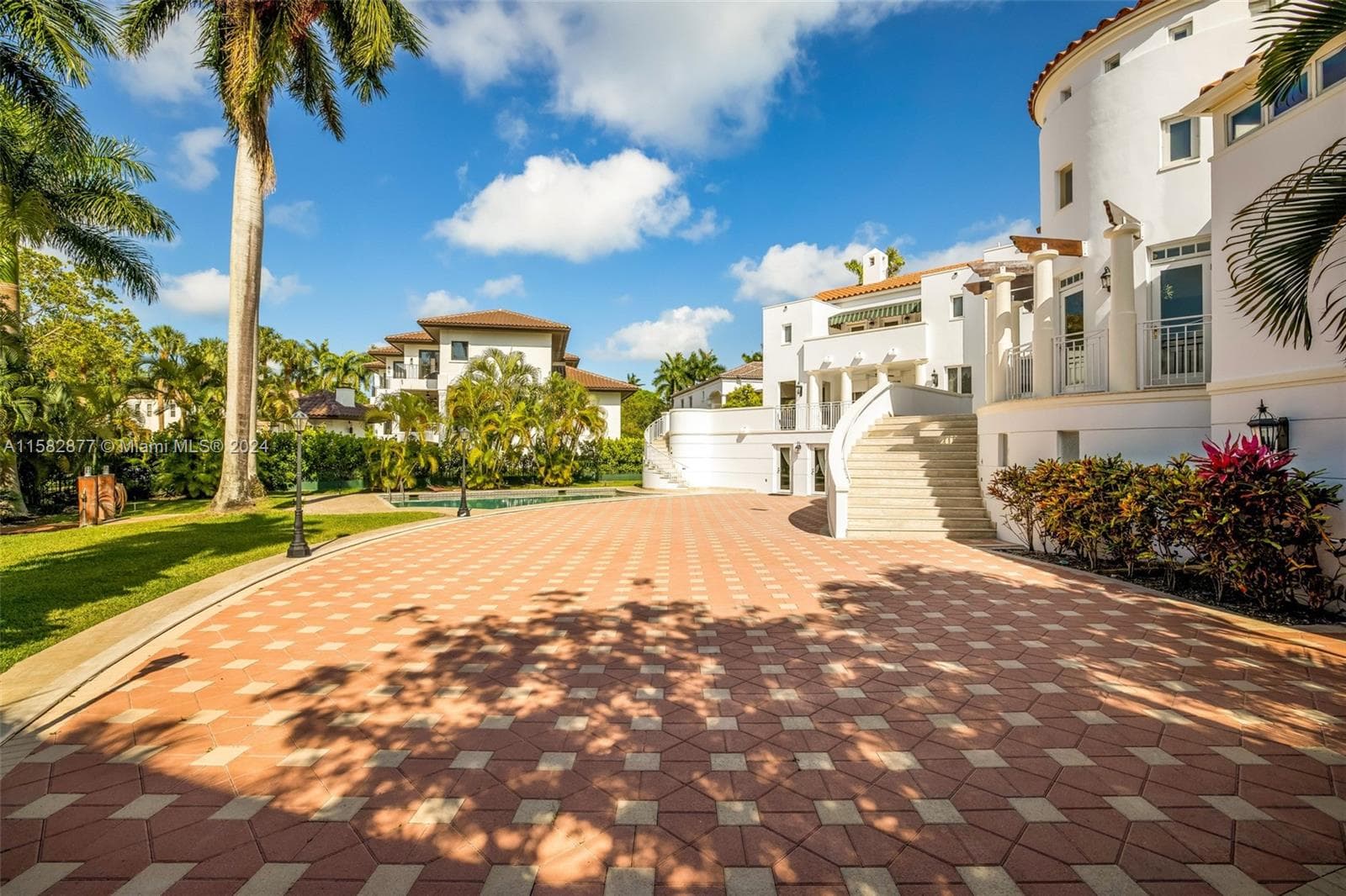 431 Costanera Rd, Coral Gables FL 33143 — 21