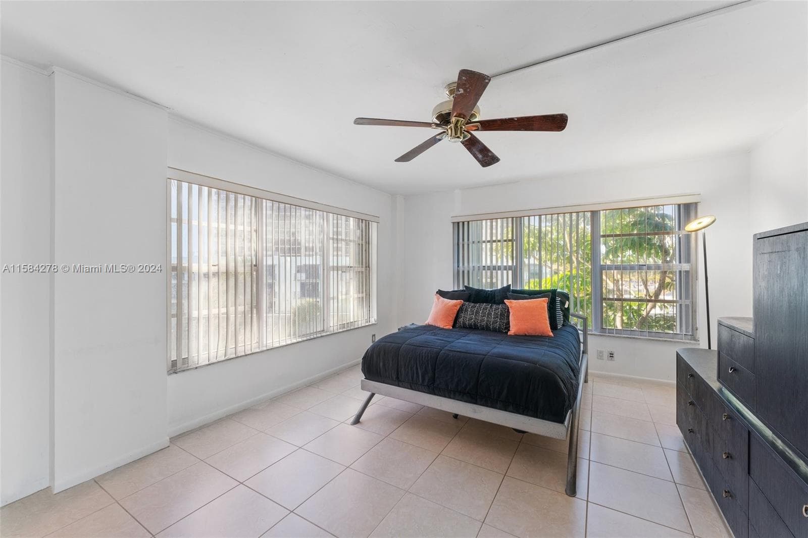 11111 Biscayne Blvd # 3A, Miami FL 33181 — 17