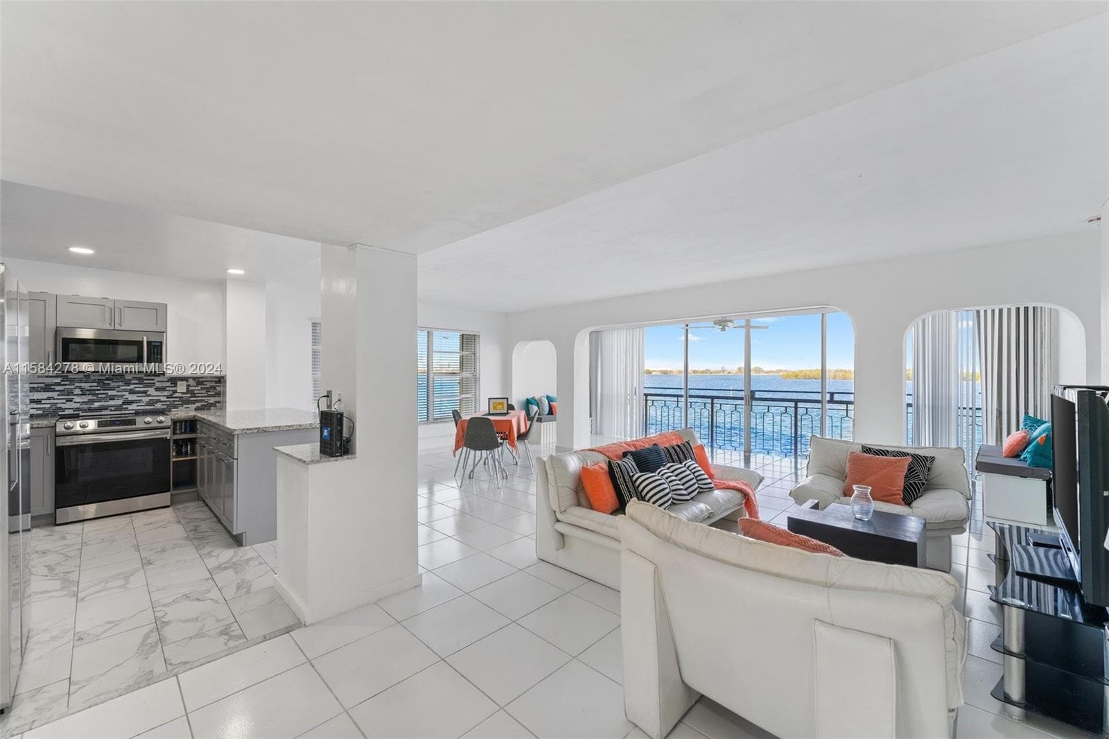 11111 Biscayne Blvd # 3A, Miami FL 33181 — 3