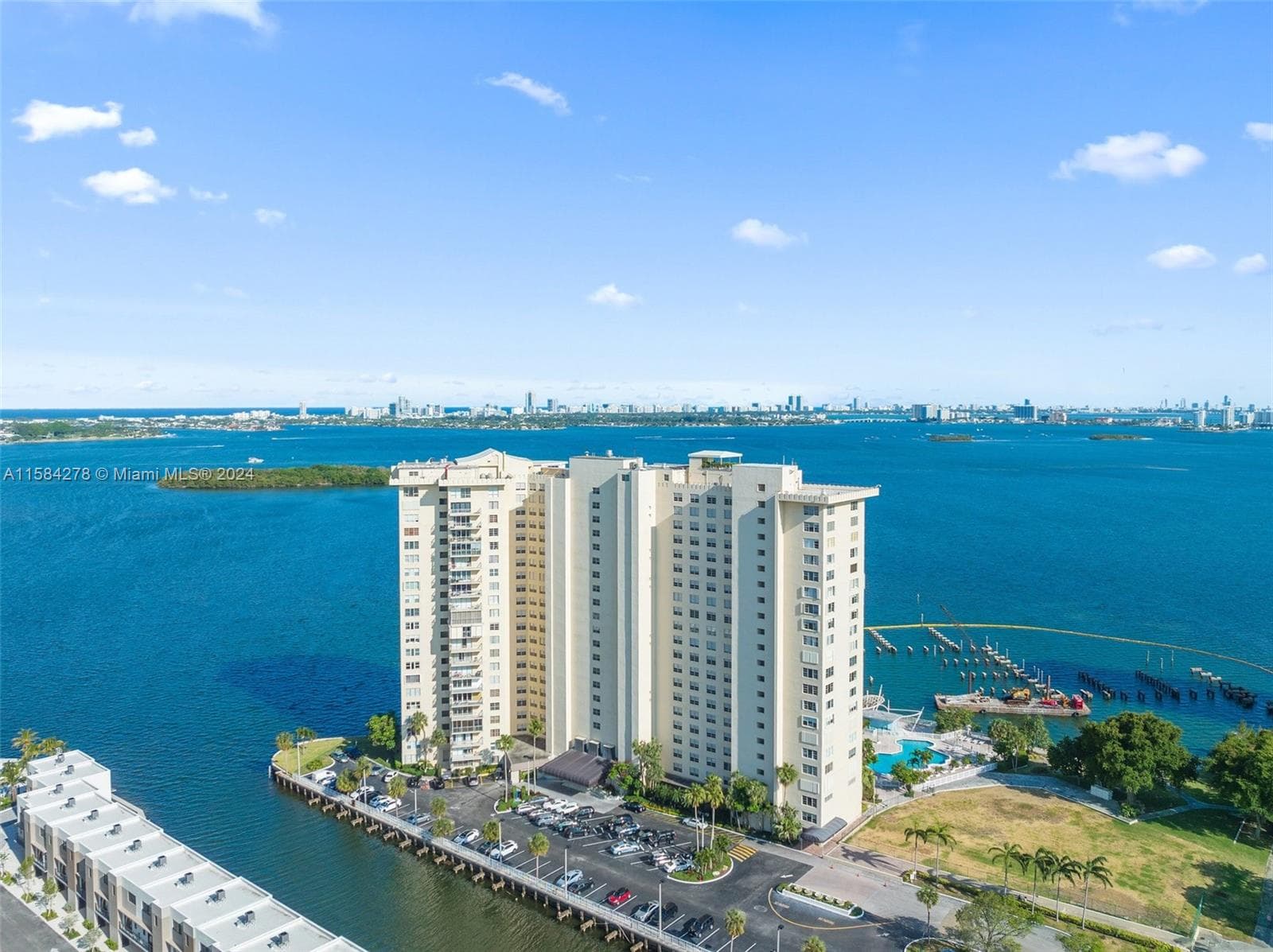 11111 Biscayne Blvd # 3A, Miami FL 33181 — 1