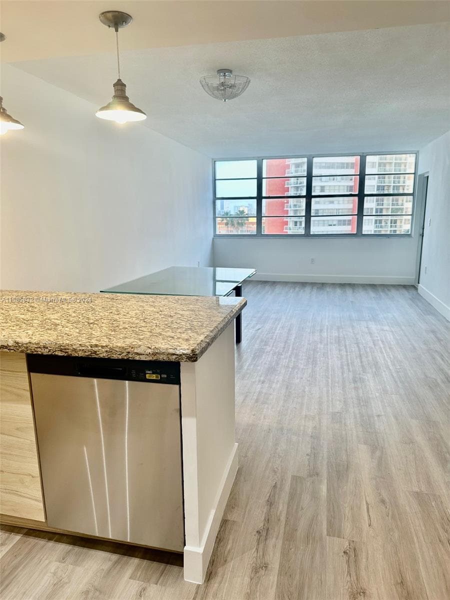 1301 NE Miami Gardens Dr, Miami FL 33179 — 16