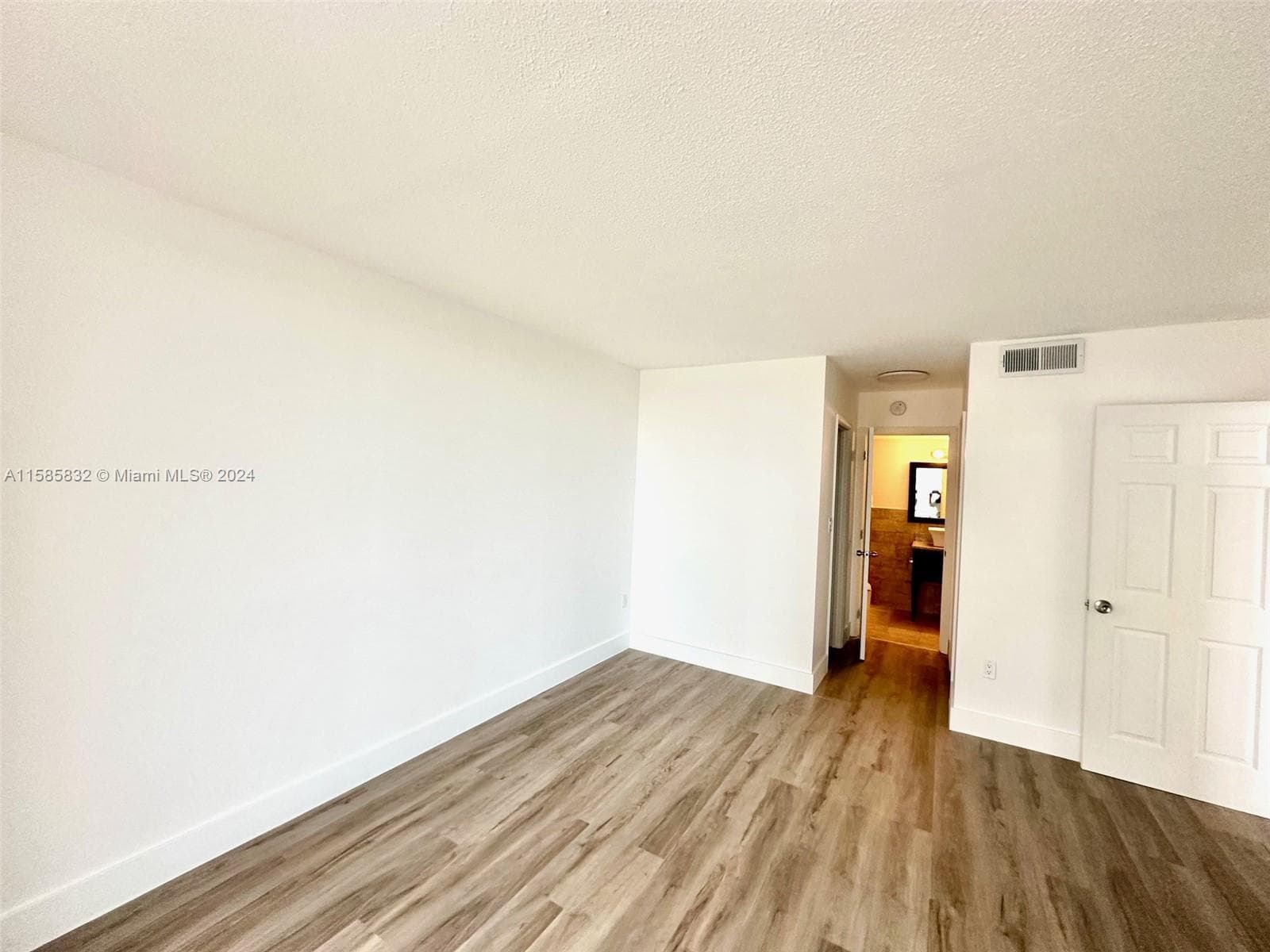 1301 NE Miami Gardens Dr, Miami FL 33179 — 9