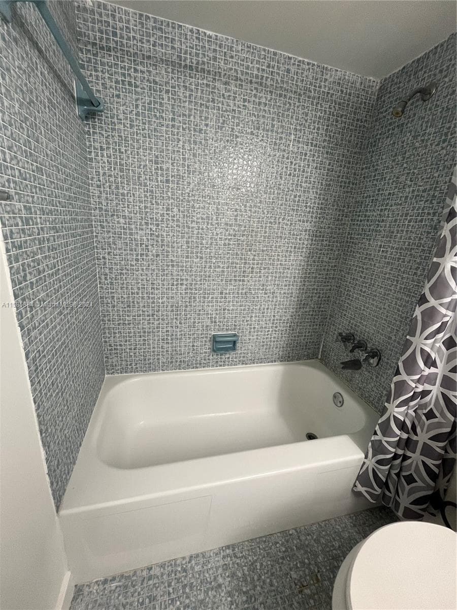 1351 NE Miami Gardens Dr # 1121E, Miami FL 33179 — 7