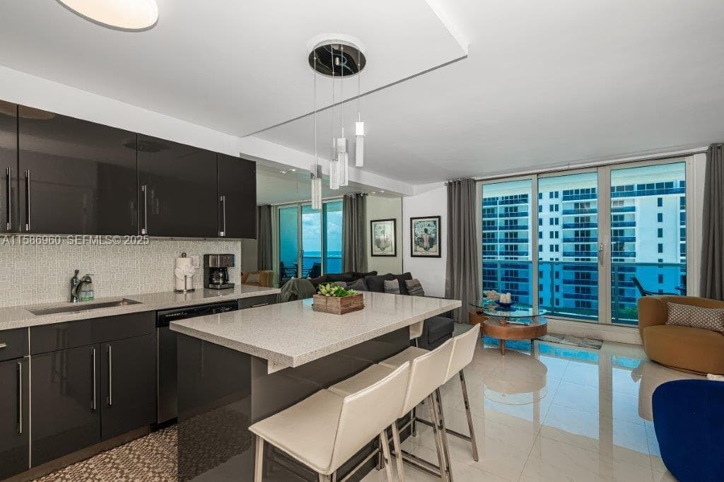 2301 Collins Ave # 1111, Miami Beach FL 33139 — 2