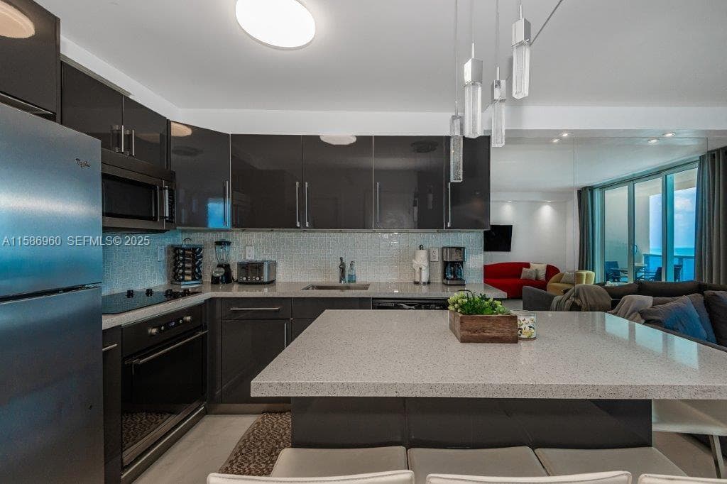 2301 Collins Ave # 1111, Miami Beach FL 33139 — 16