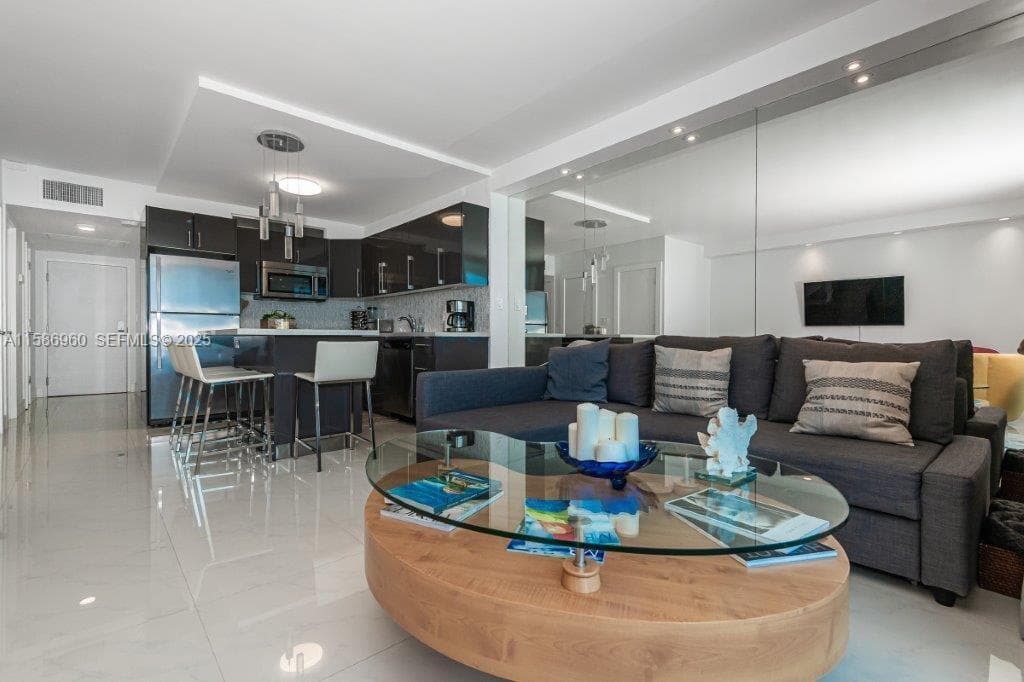 2301 Collins Ave # 1111, Miami Beach FL 33139 — 10