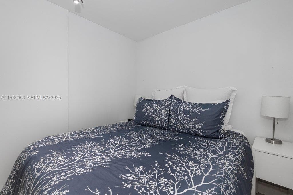 2301 Collins Ave # 1111, Miami Beach FL 33139 — 18