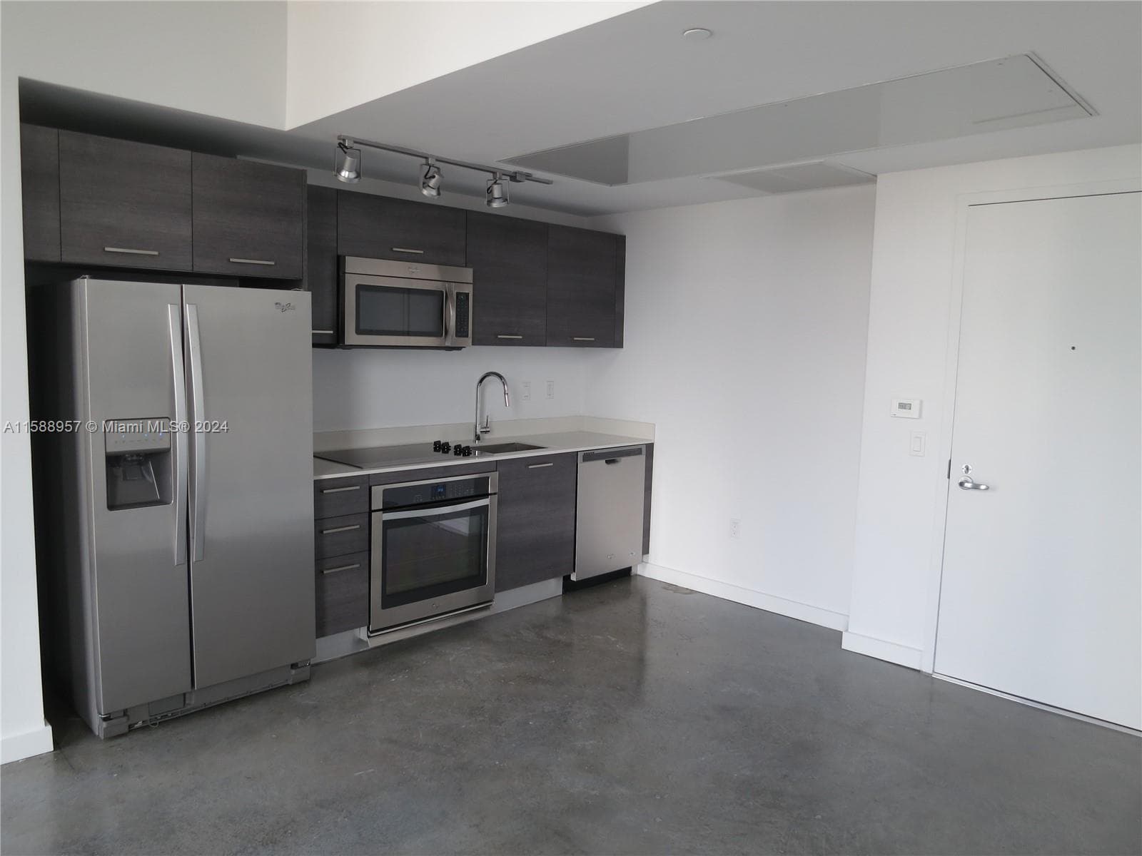 151 SE 1 St # 1704, Miami FL 33131 — 6