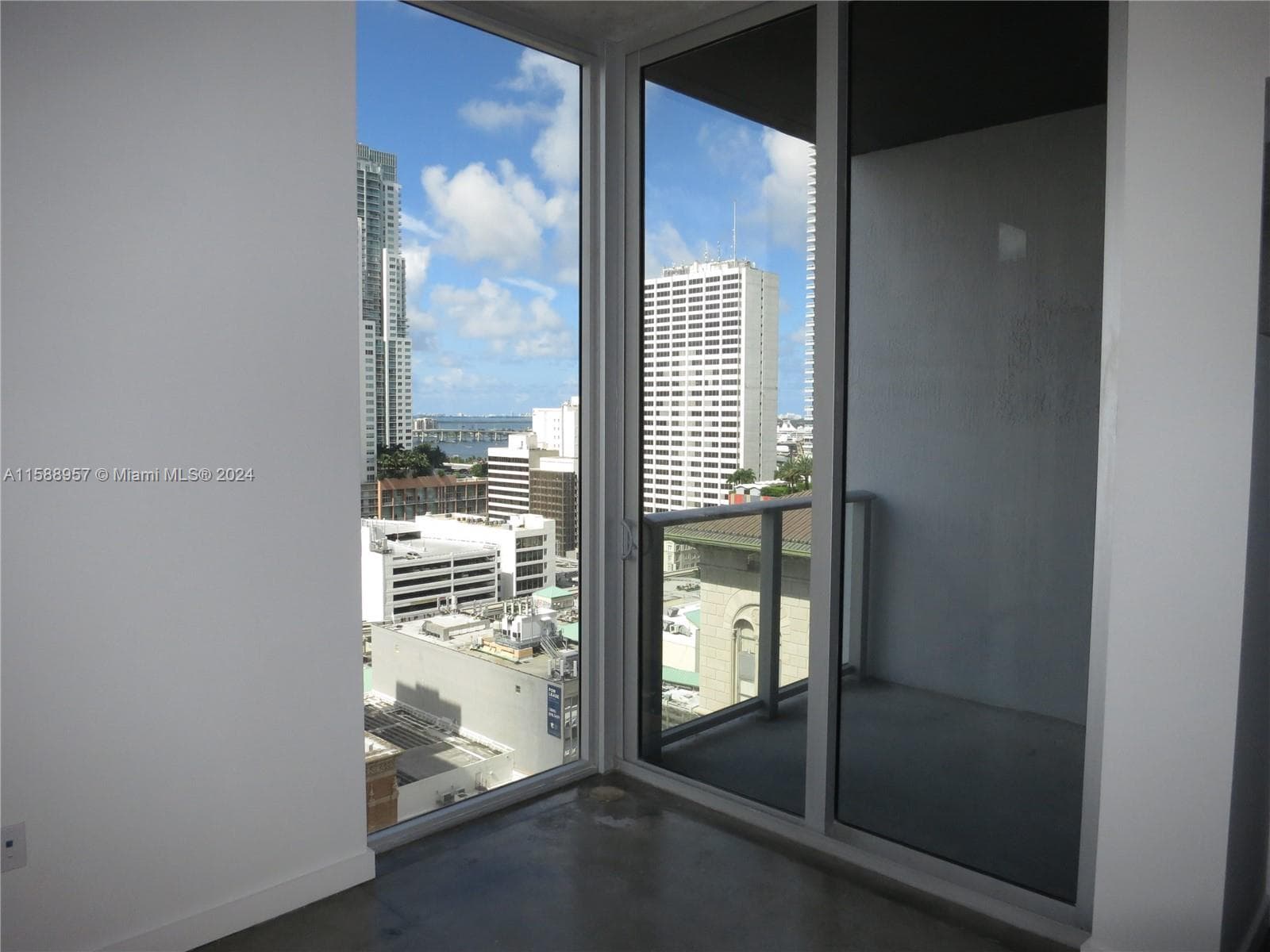 151 SE 1 St # 1704, Miami FL 33131 — 3