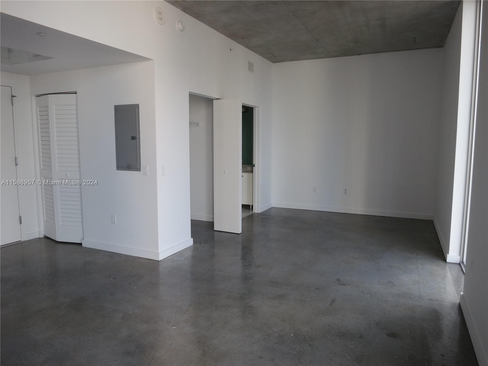 151 SE 1 St # 1704, Miami FL 33131 — 9