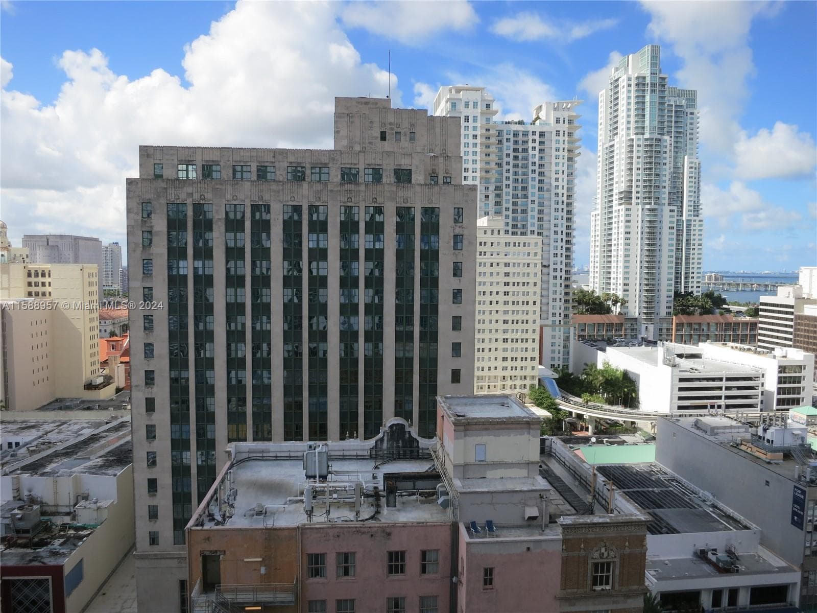 151 SE 1 St # 1704, Miami FL 33131 — 10