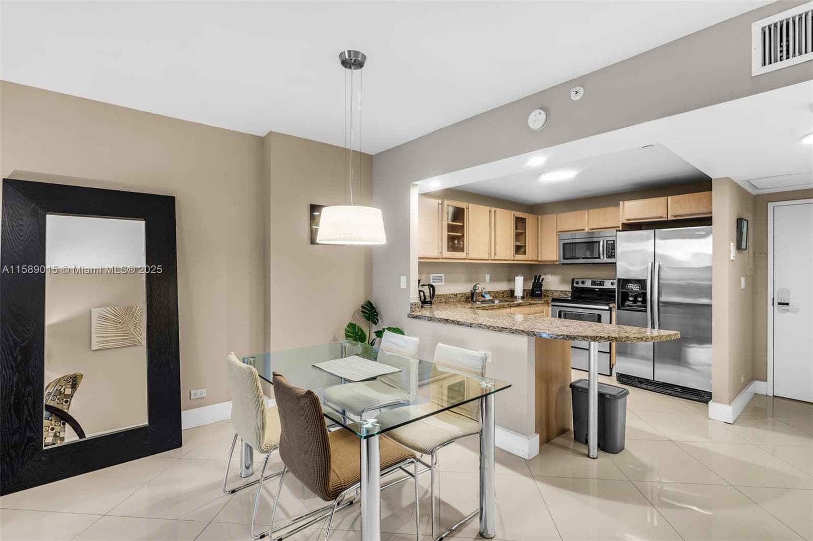 2301 Collins Ave # 325, Miami Beach FL 33139 — 23