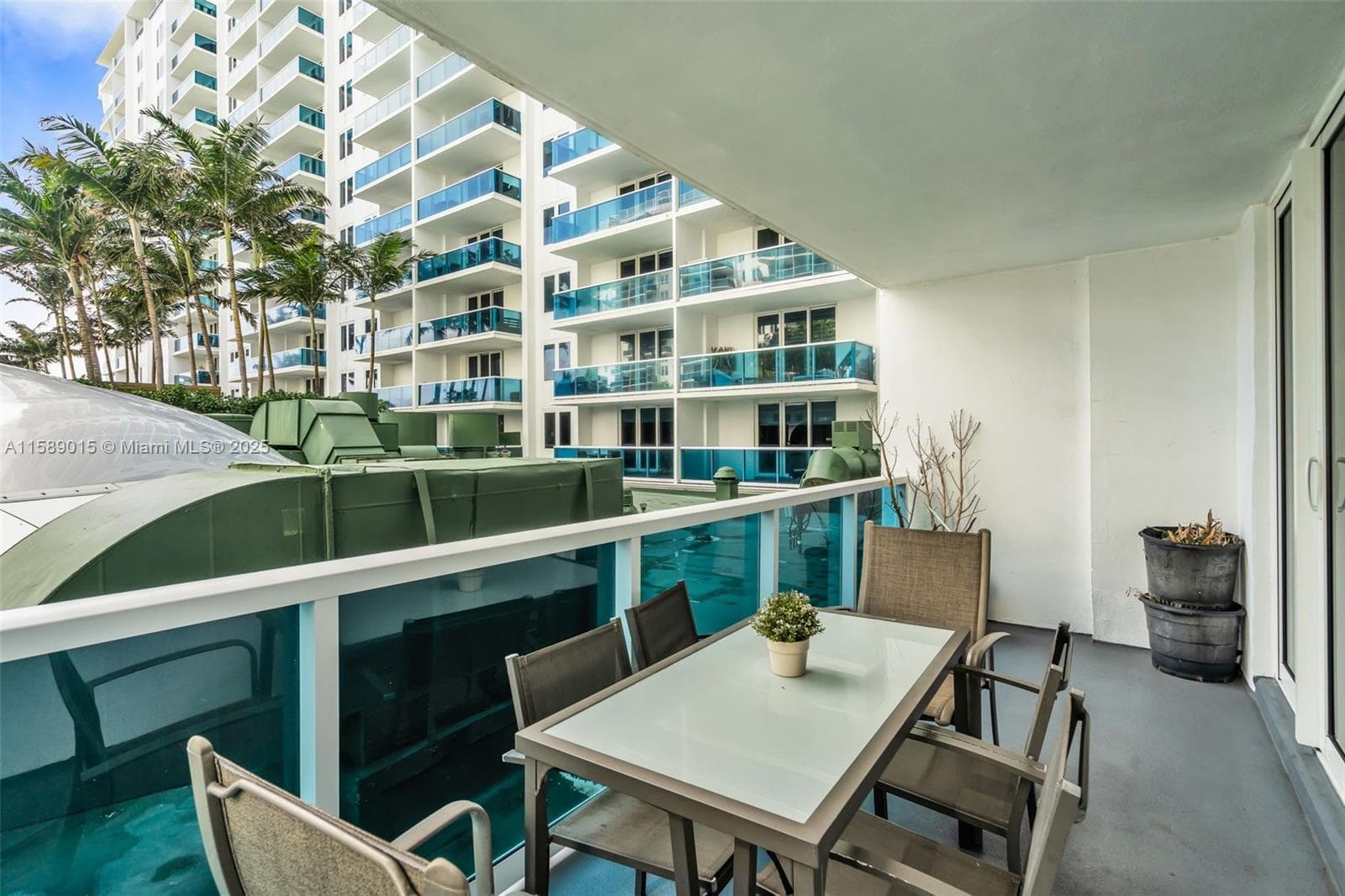 2301 Collins Ave # 325, Miami Beach FL 33139 — 34