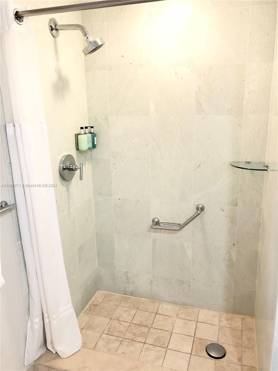 18683 Collins Ave # 1907, Sunny Isles Beach FL 33160 — 32