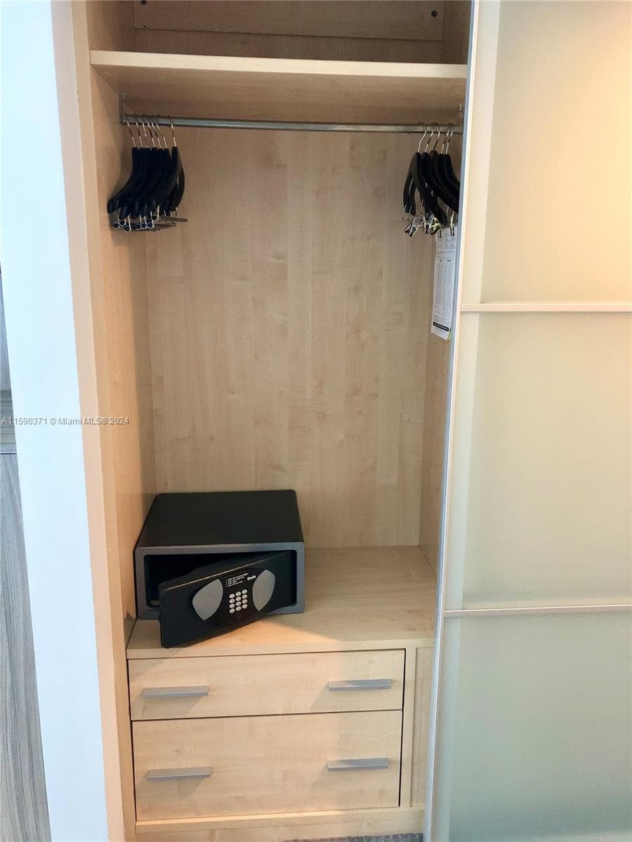 18683 Collins Ave # 1907, Sunny Isles Beach FL 33160 — 21